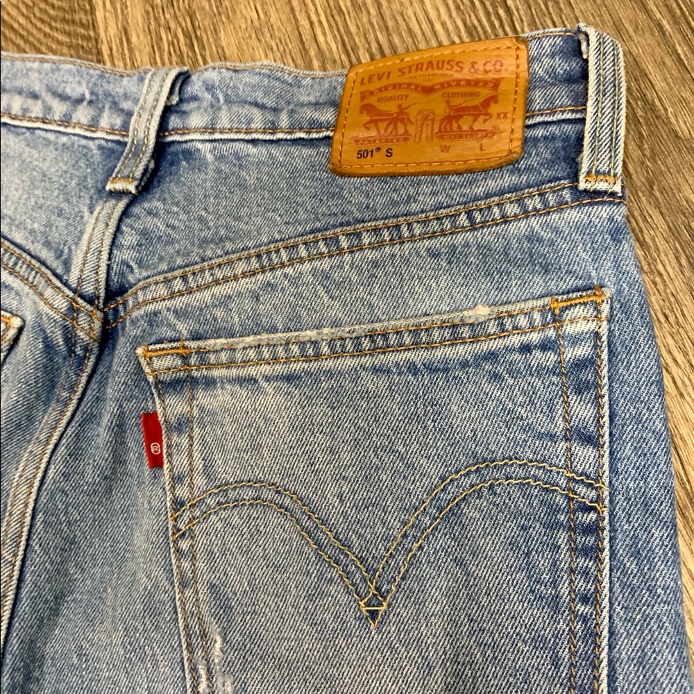 Vintage Distressed Levi’s 501 Skinny Jeans